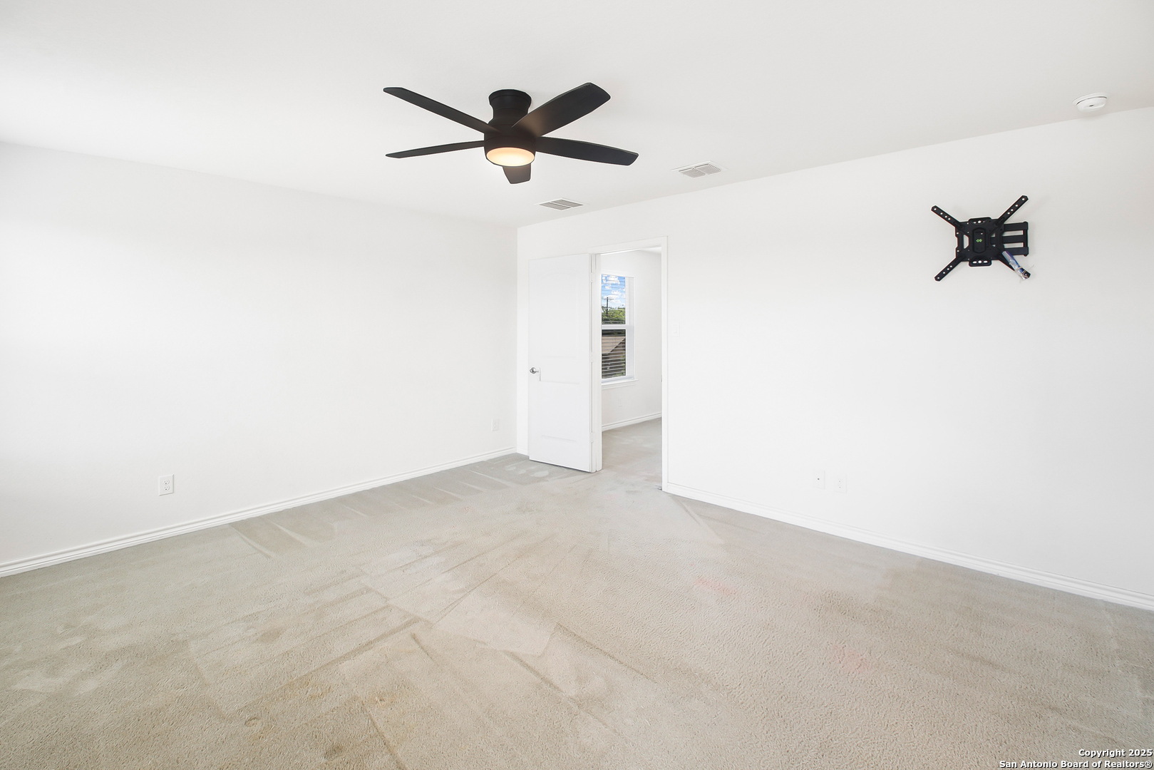 6811 Beltran Pass San Antonio TX 78252