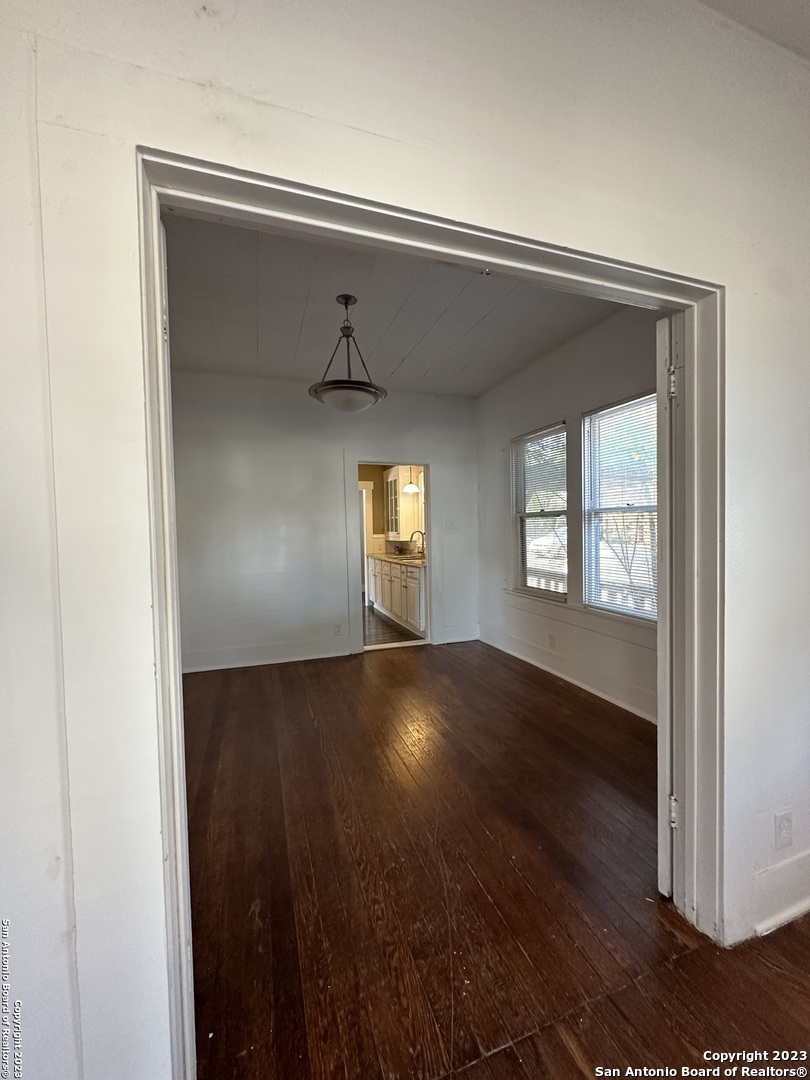 2246 E Houston Street San Antonio TX 78202