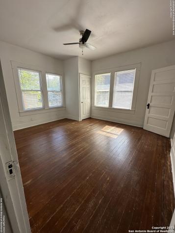 2246 E Houston Street San Antonio TX 78202