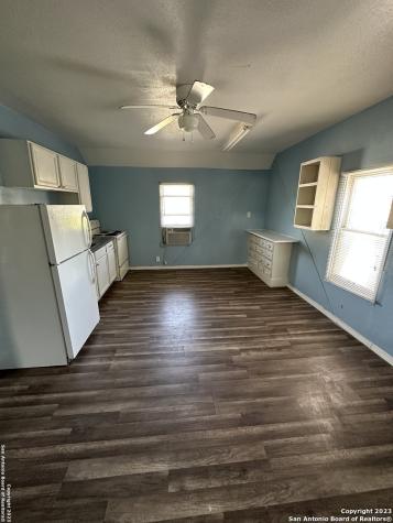 2246 E Houston Street San Antonio TX 78202