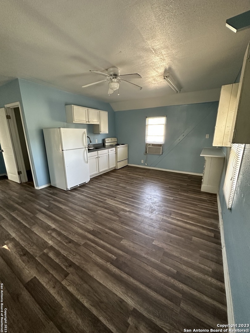 2246 E Houston Street San Antonio TX 78202
