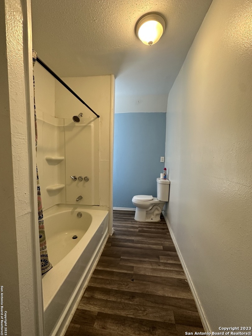 2246 E Houston Street San Antonio TX 78202