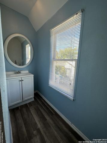 2246 E Houston Street San Antonio TX 78202