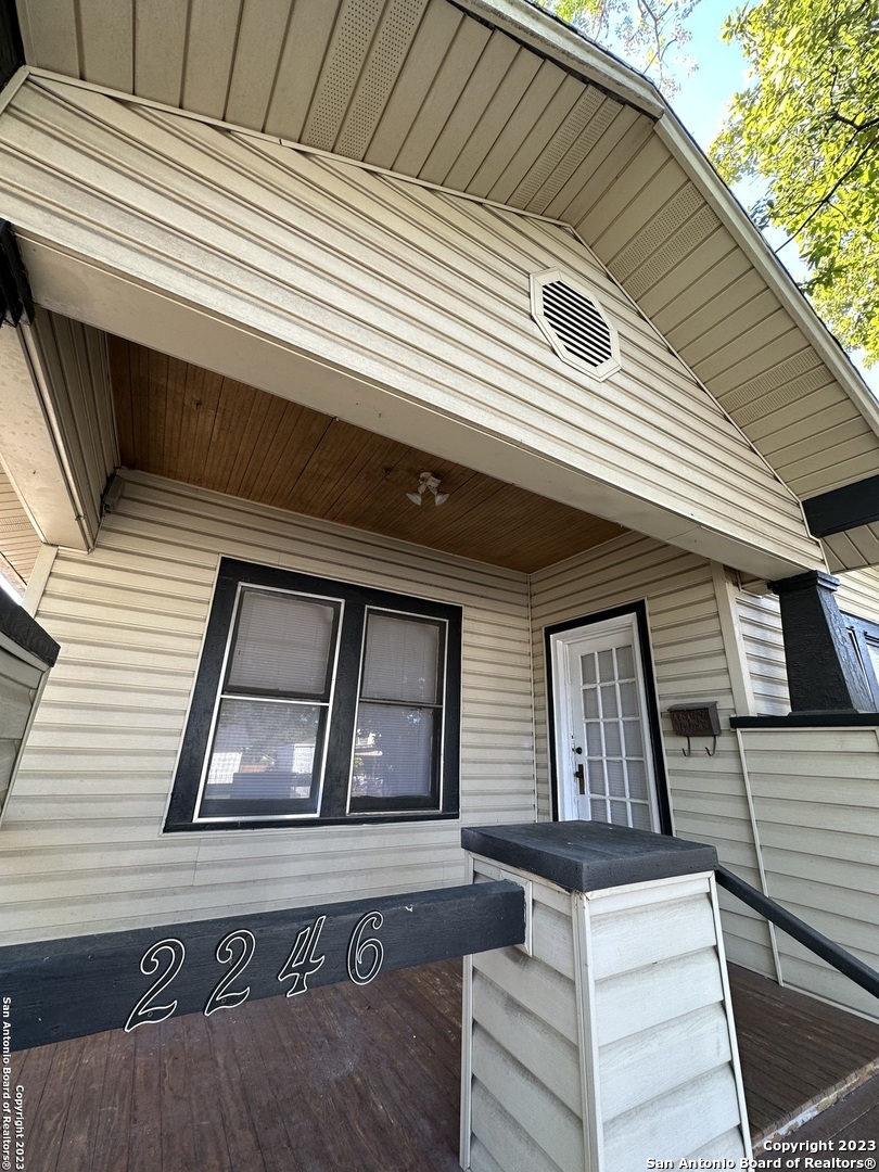 2246 E Houston Street San Antonio TX 78202