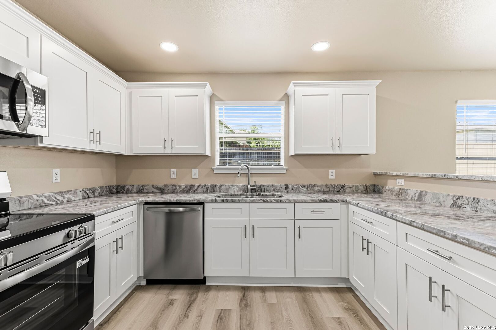 8050 Chisos Oak Drive San Antonio TX 78223