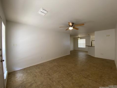 176 W White Pleasanton TX 78064