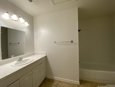 176 W White Pleasanton TX 78064