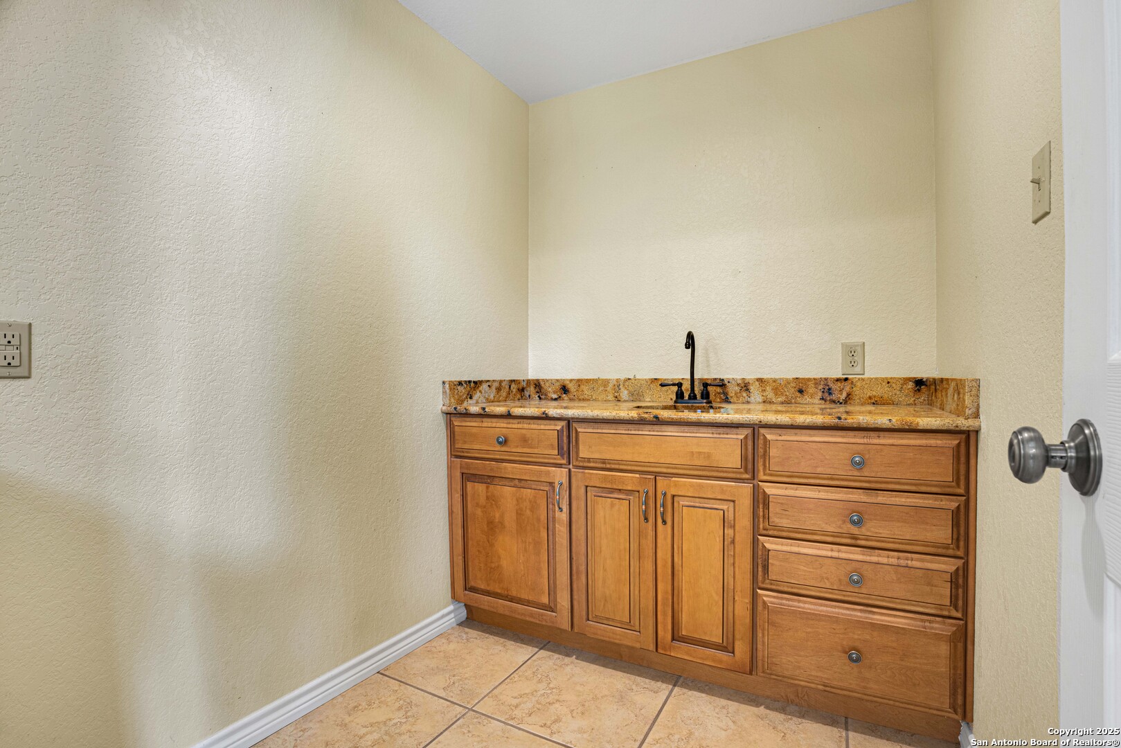 2607 Knights Walk San Antonio TX 78231