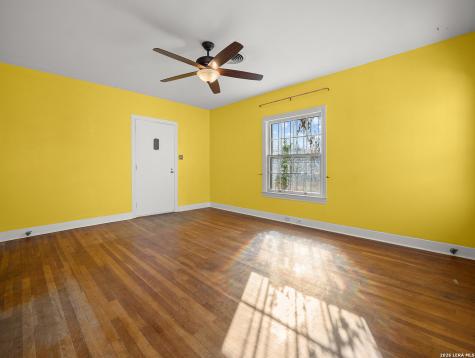1627 Schley San Antonio TX 78210