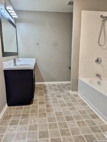 9710 Amber Cove San Antonio TX 78245