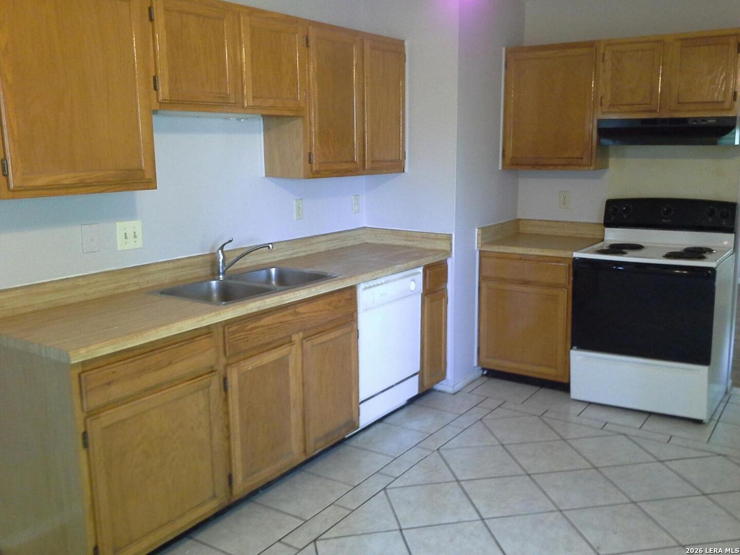 8448 Dixon Ridge San Antonio TX 78239