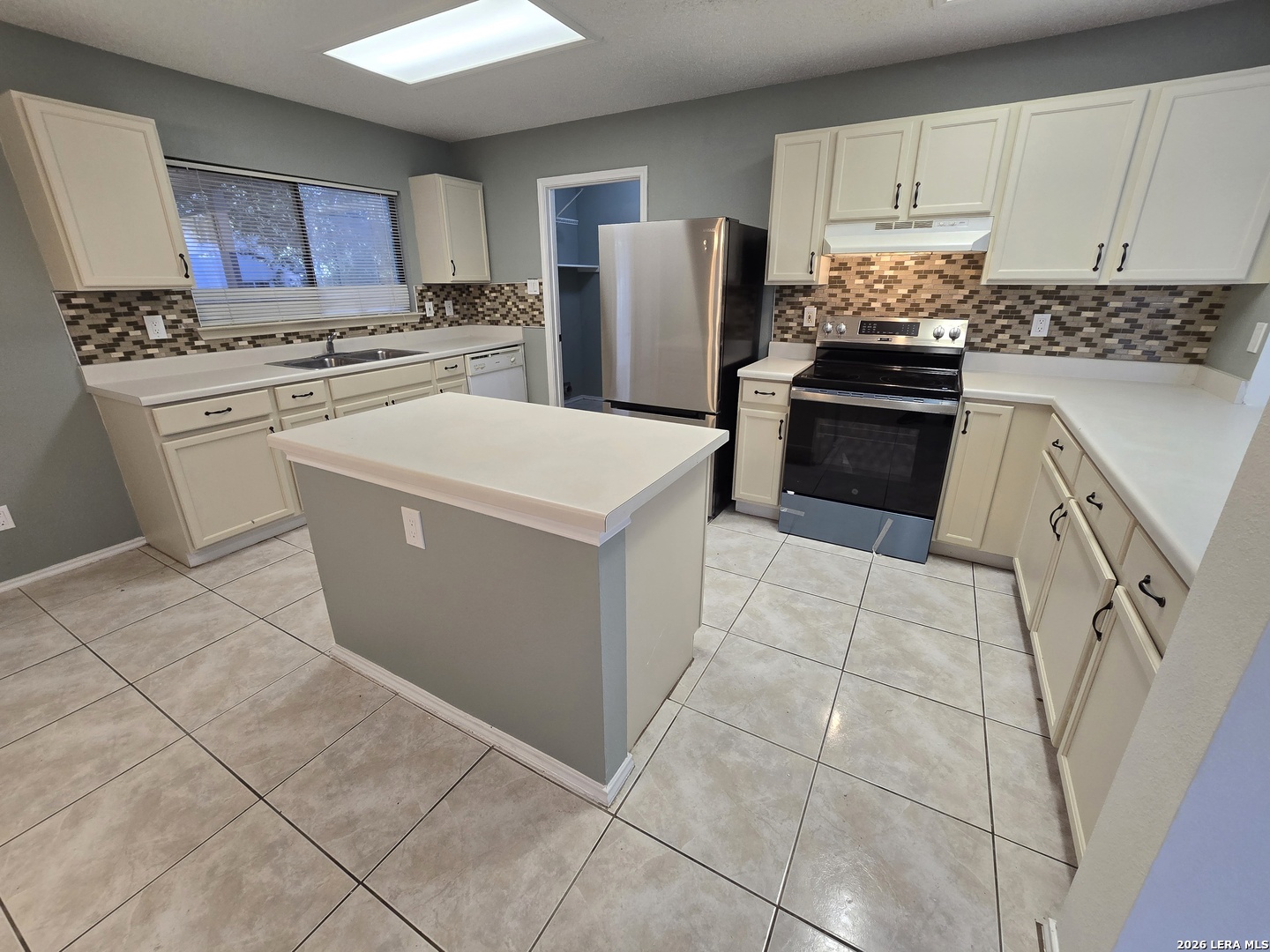 10311 Fork Creek San Antonio TX 78245