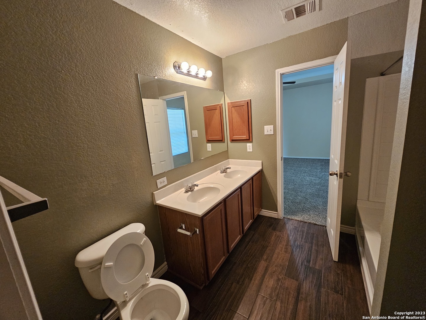 142 Fontana Albero San Antonio TX 78253