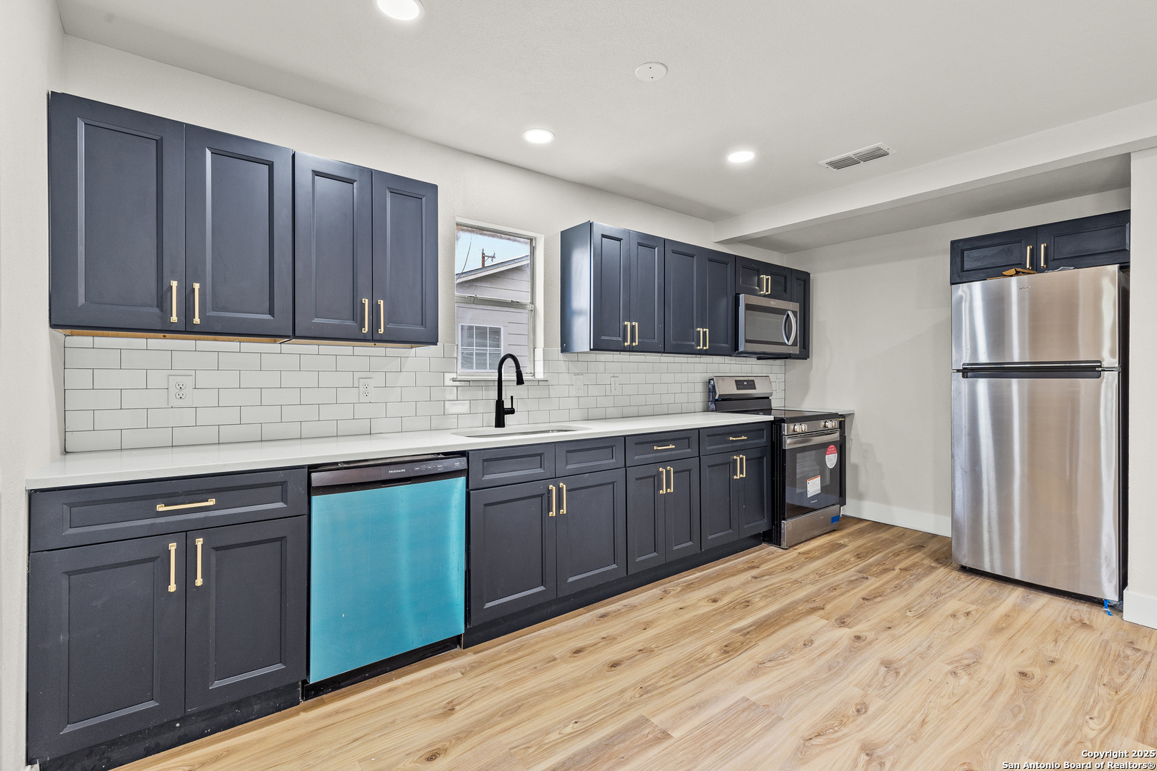 2018 E Drexel Avenue San Antonio TX 78210