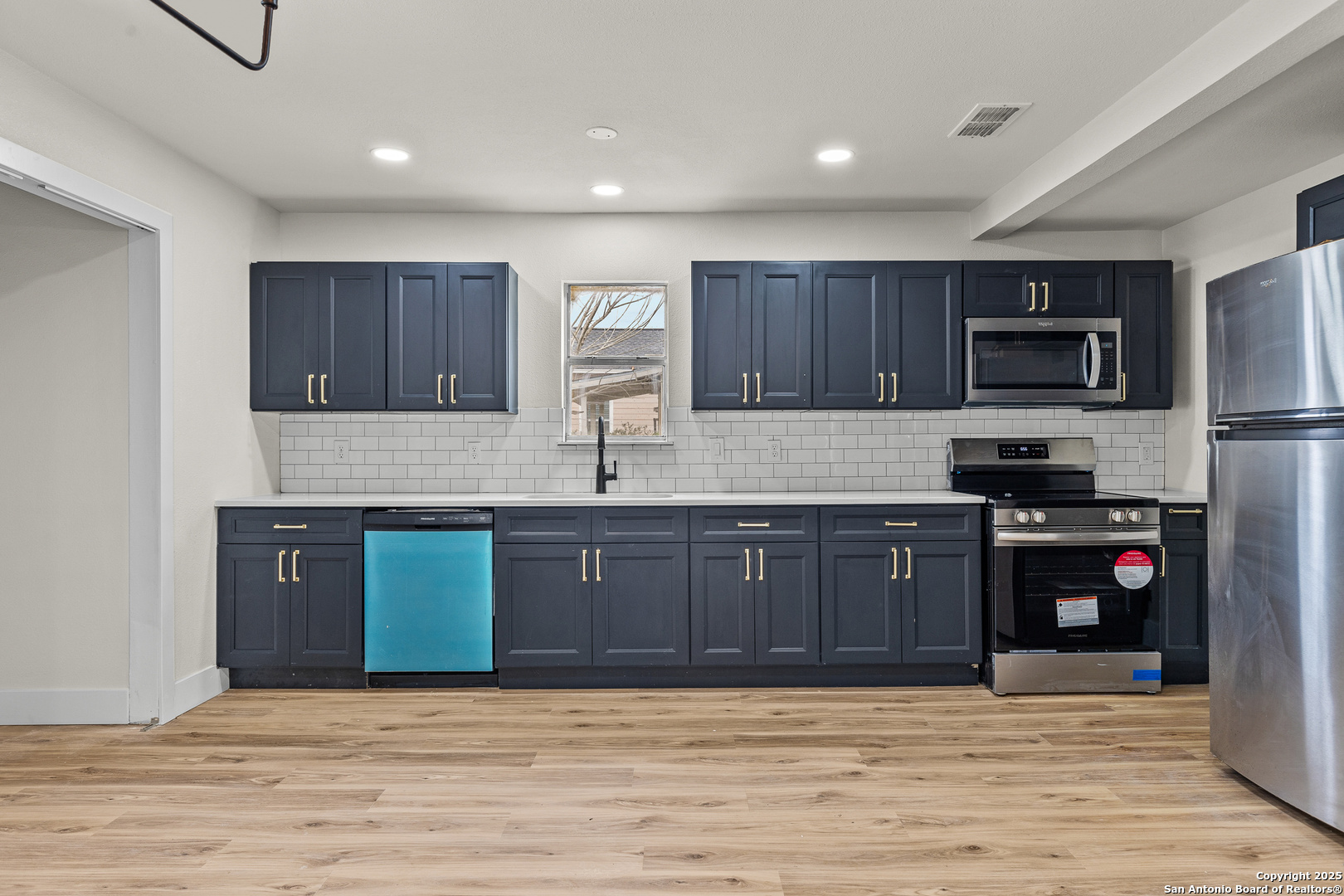 2018 E Drexel Avenue San Antonio TX 78210