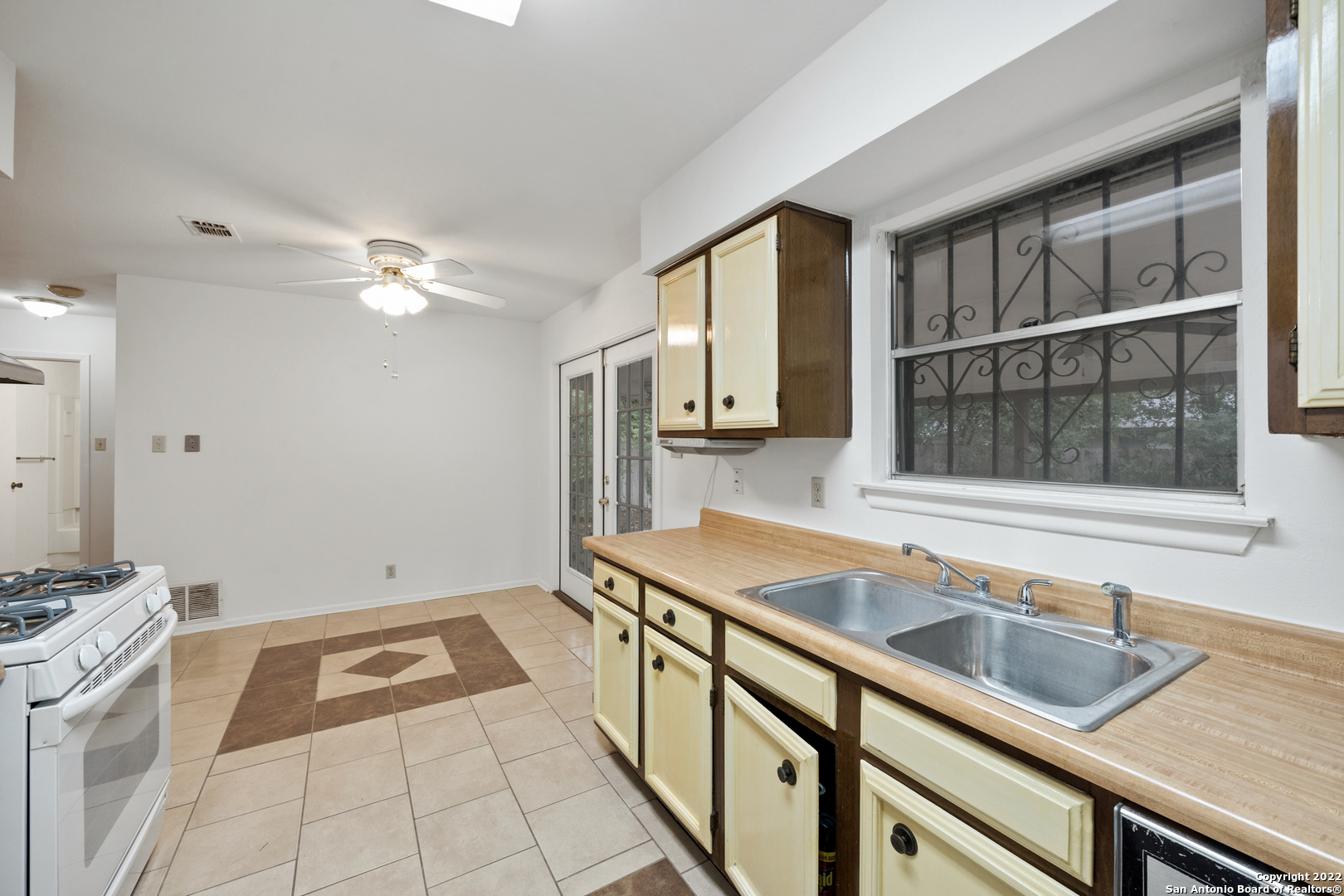 9438 Valley Dale Street San Antonio TX 78250