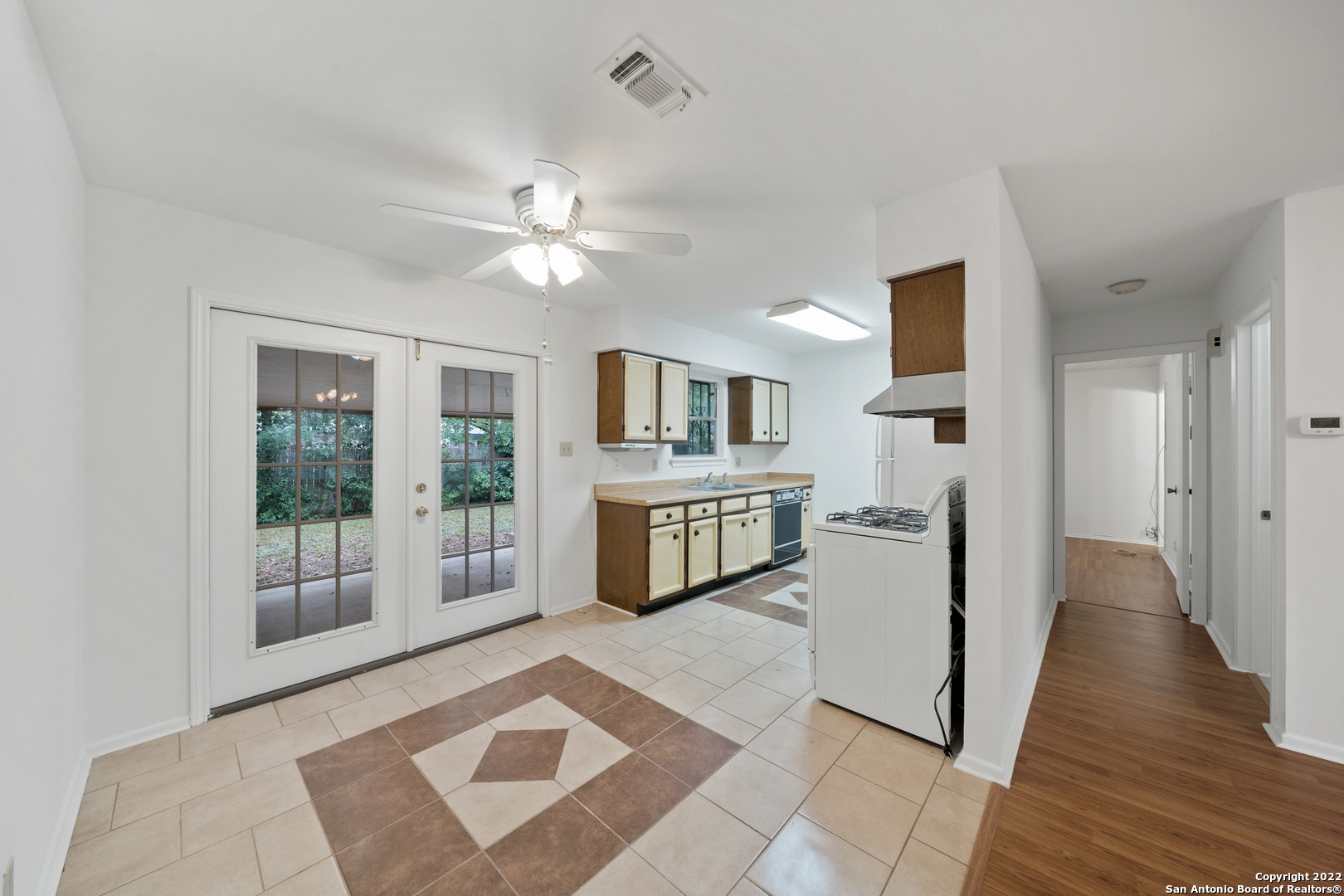 9438 Valley Dale Street San Antonio TX 78250