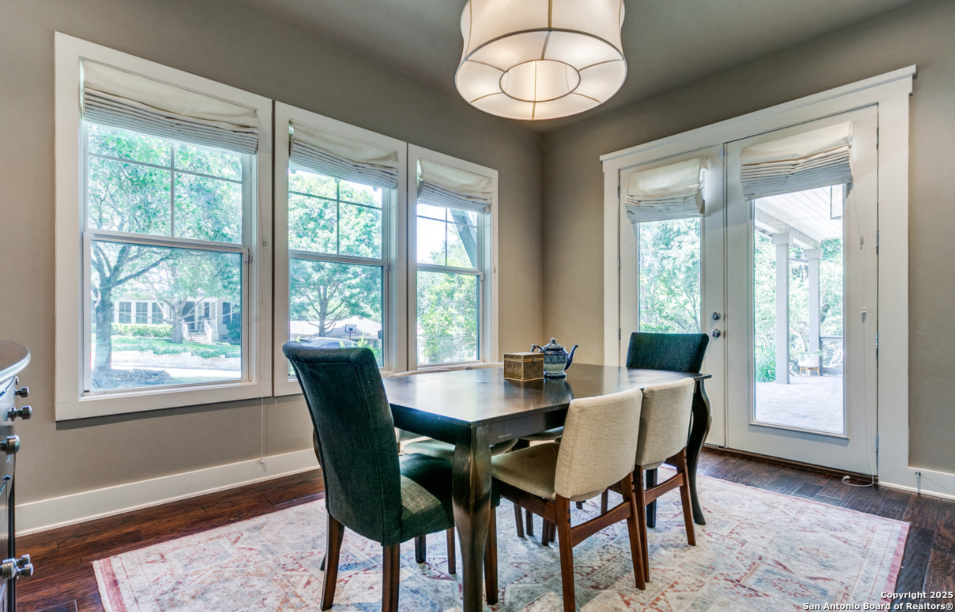 242 E Elmview Place Alamo Heights TX 78209