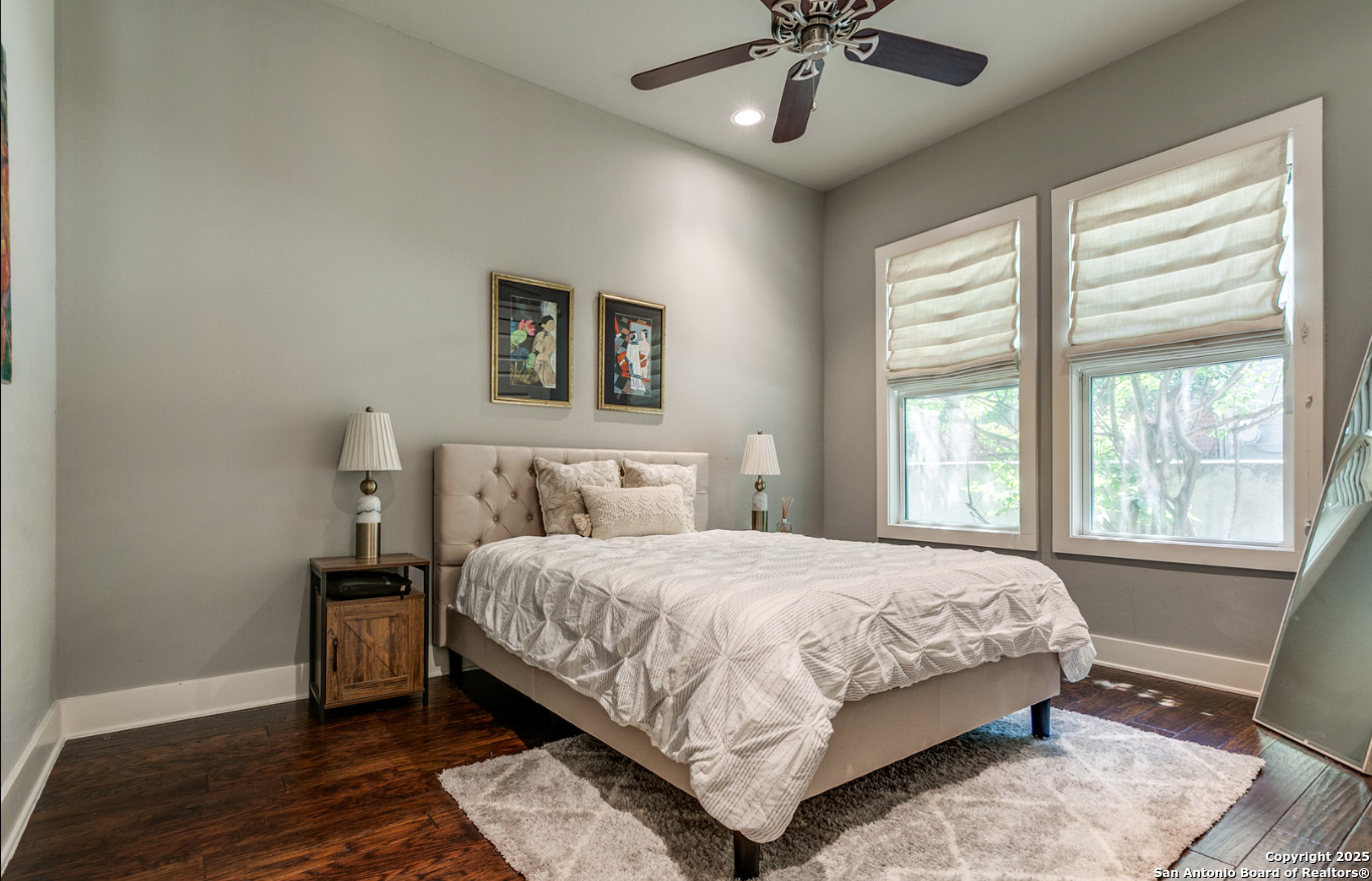242 E Elmview Place Alamo Heights TX 78209