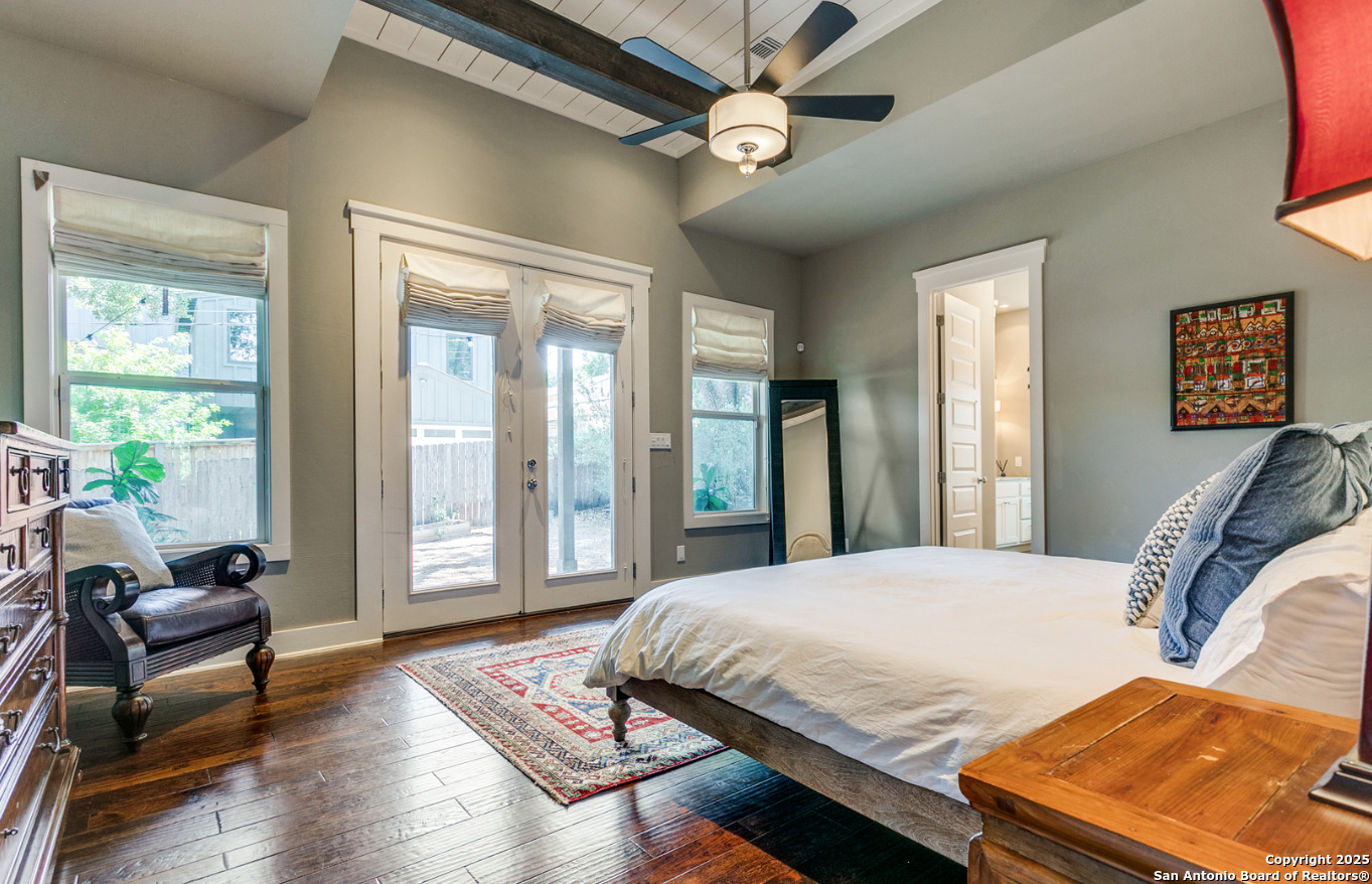 242 E Elmview Place Alamo Heights TX 78209