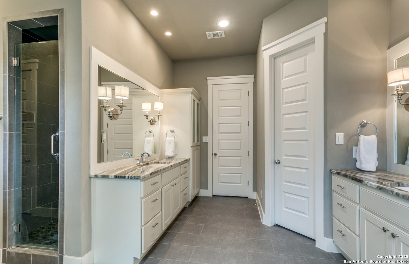 242 E Elmview Place Alamo Heights TX 78209