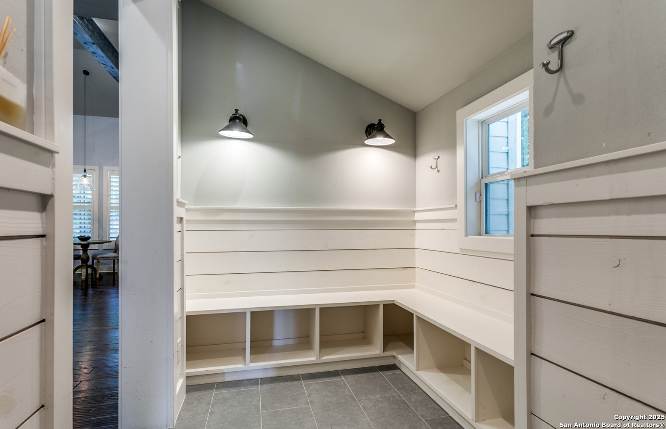 242 E Elmview Place Alamo Heights TX 78209