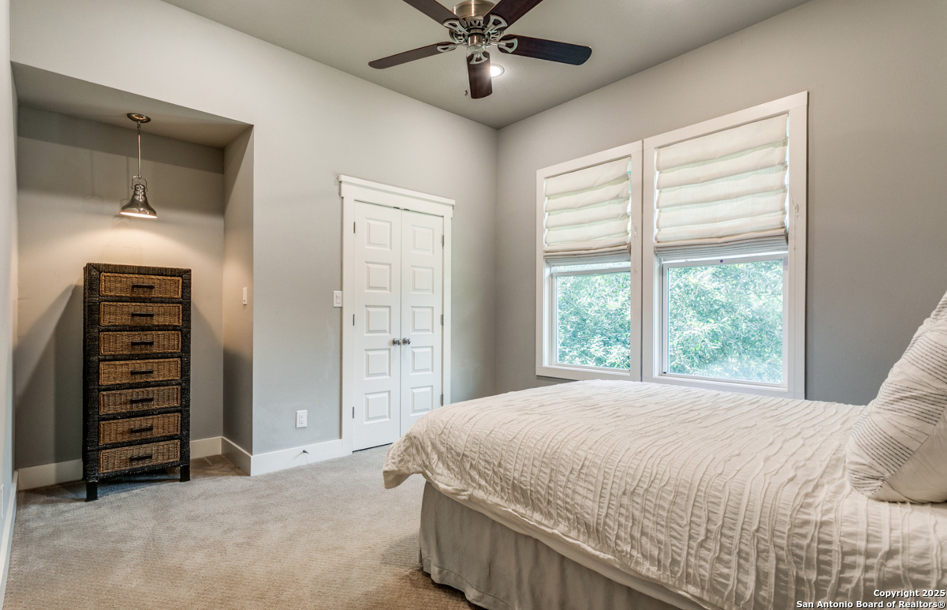 242 E Elmview Place Alamo Heights TX 78209