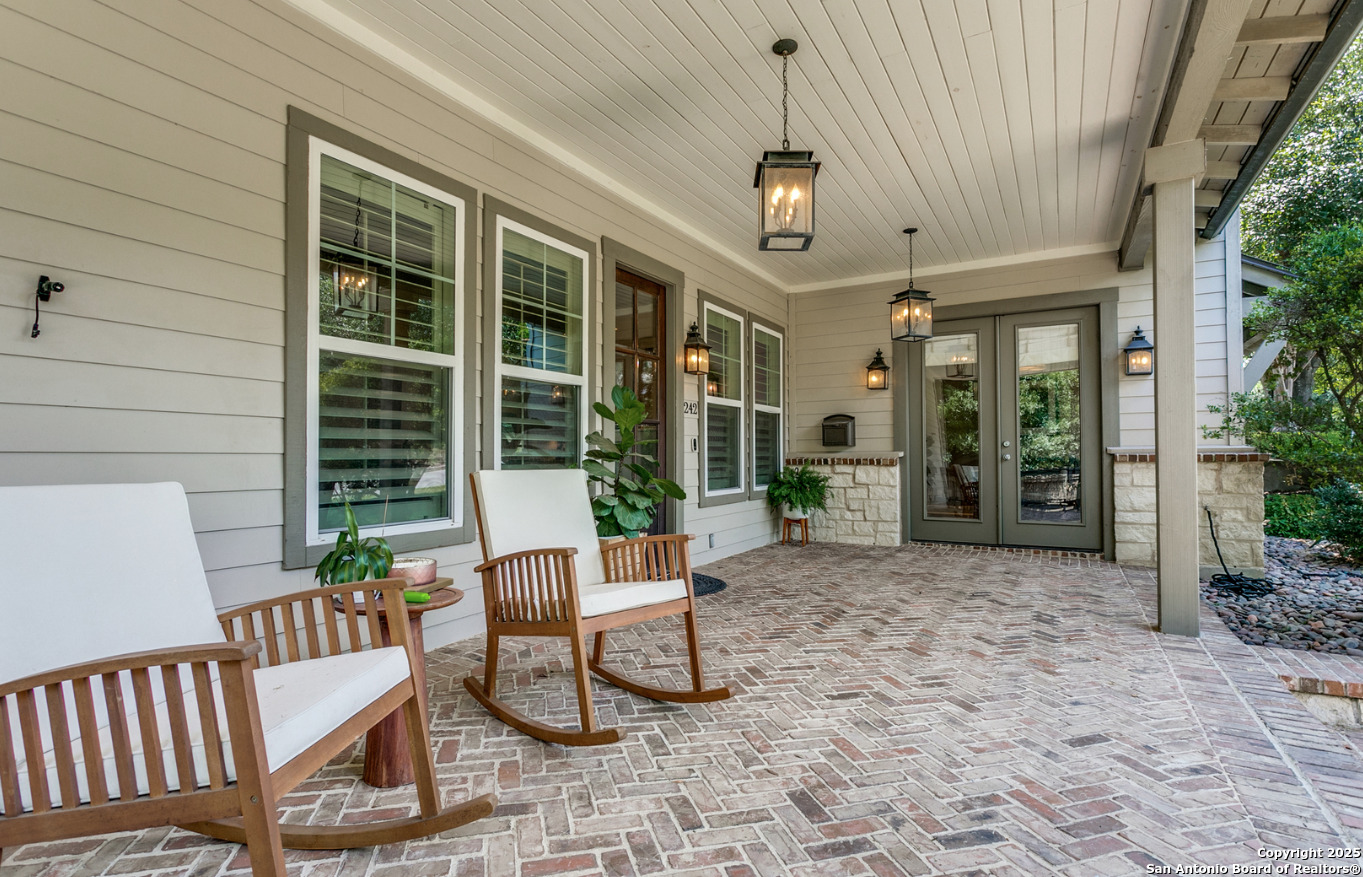 242 E Elmview Place Alamo Heights TX 78209