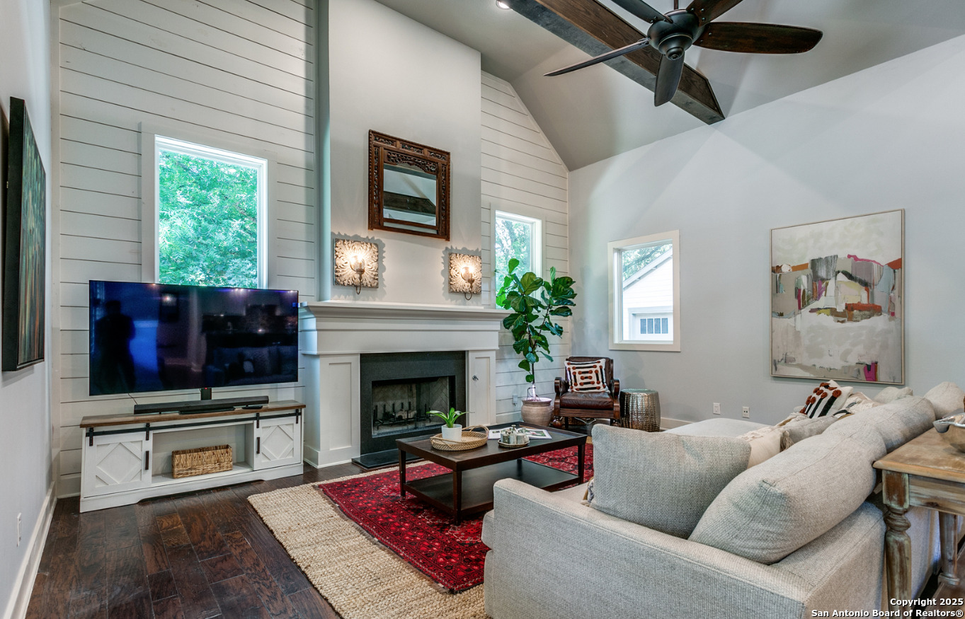 242 E Elmview Place Alamo Heights TX 78209