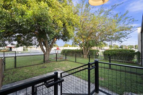 3363 E Commerce Street San Antonio TX 78220