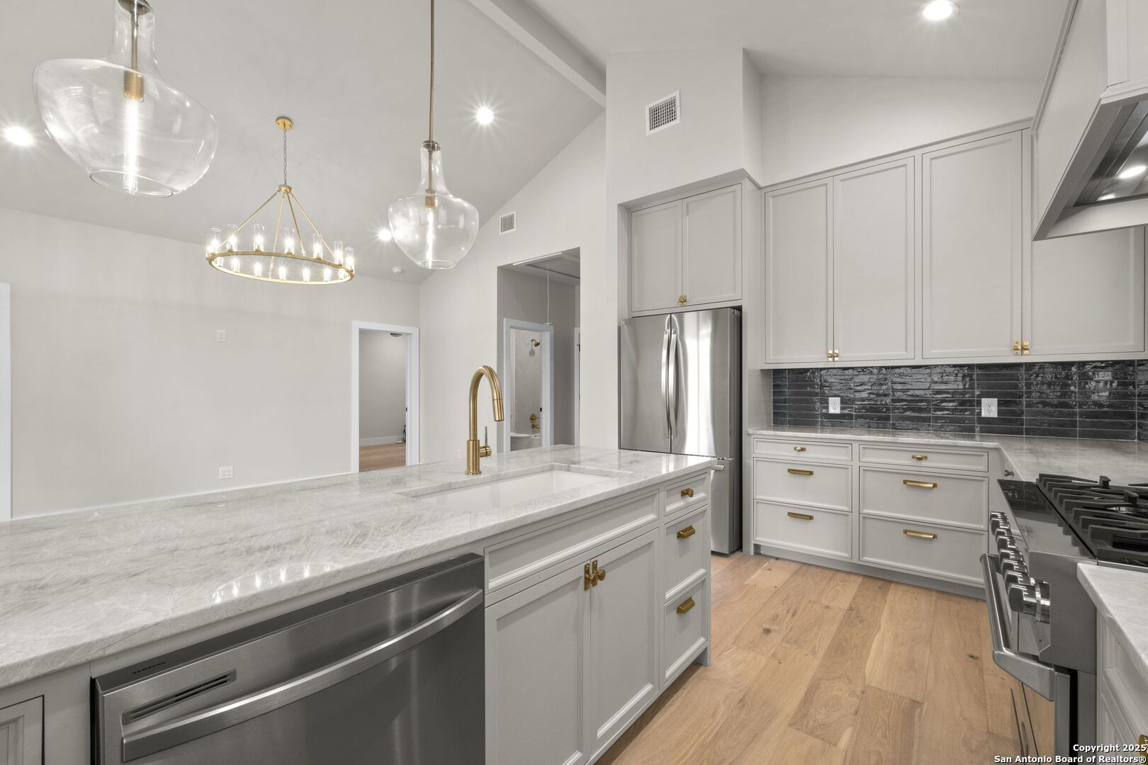 210 Simon San Antonio TX 78204