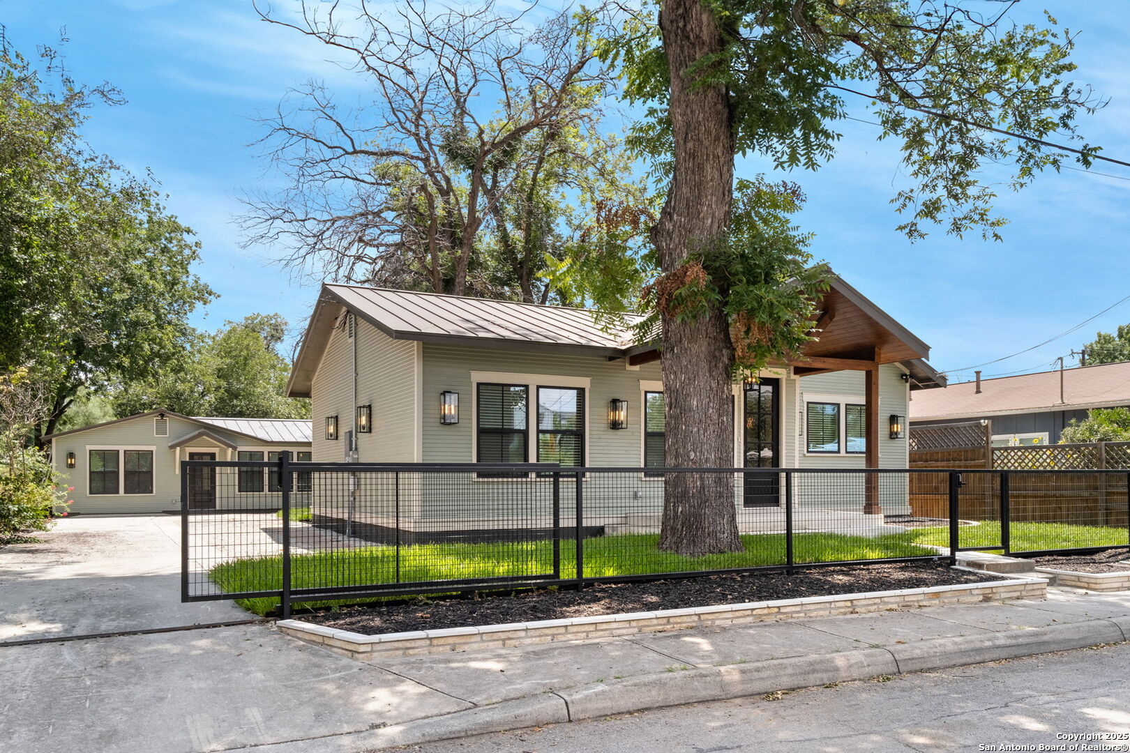 210 Simon San Antonio TX 78204