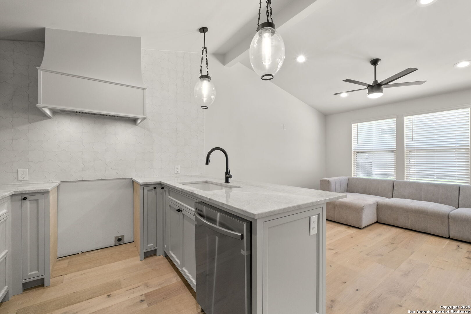 210 Simon San Antonio TX 78204