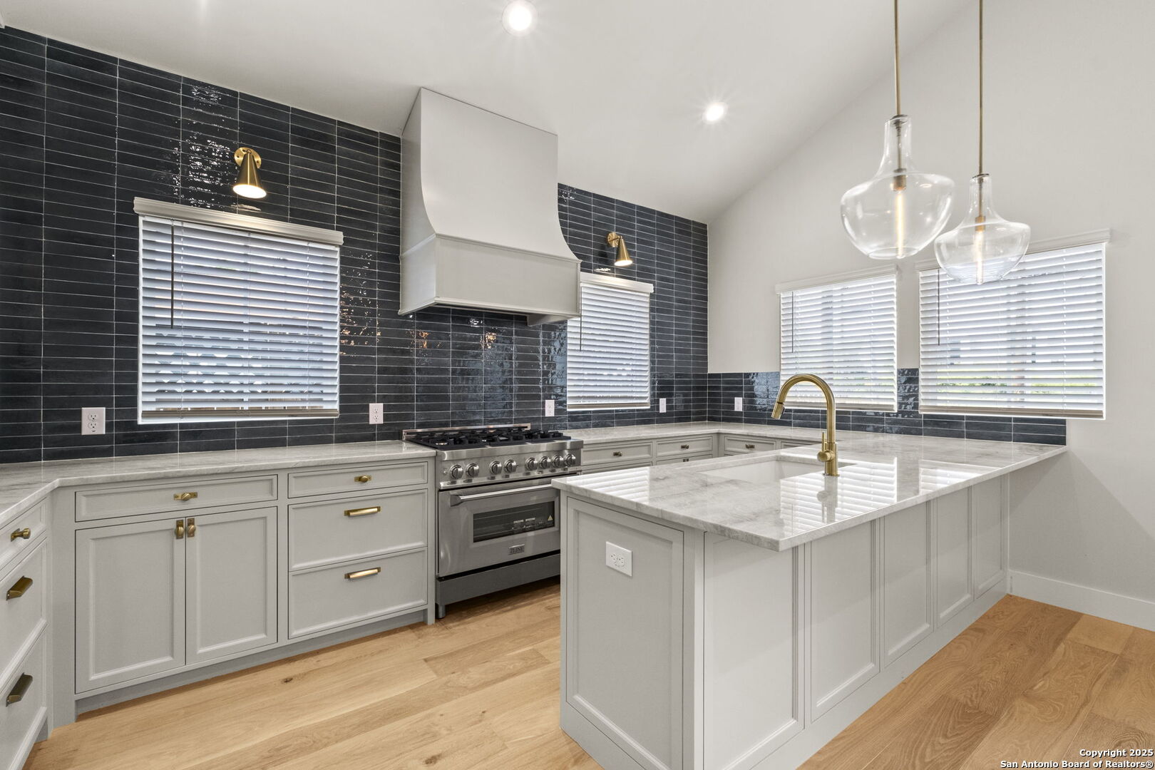 210 Simon San Antonio TX 78204