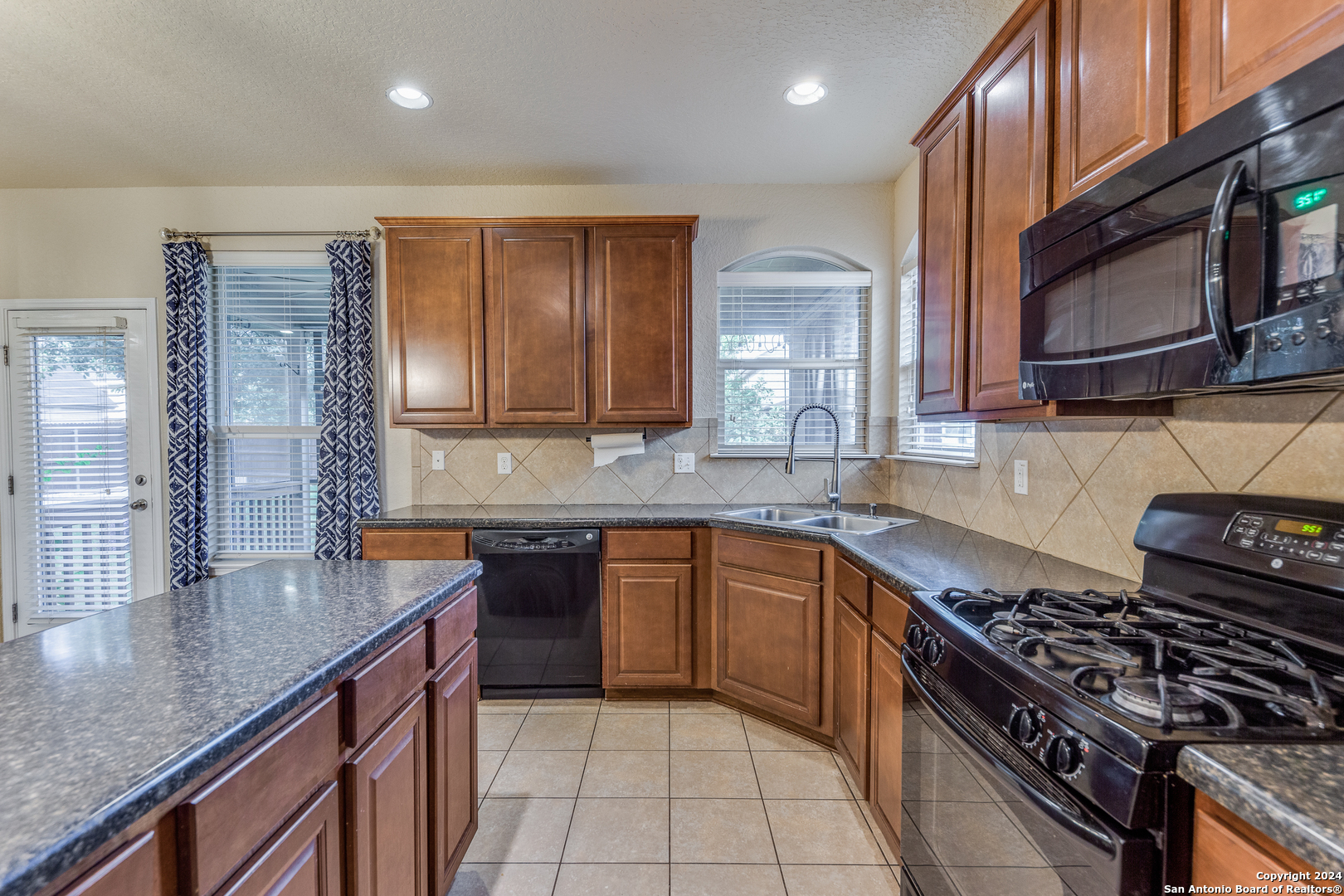 5723 White Oak Cove San Antonio TX 78253