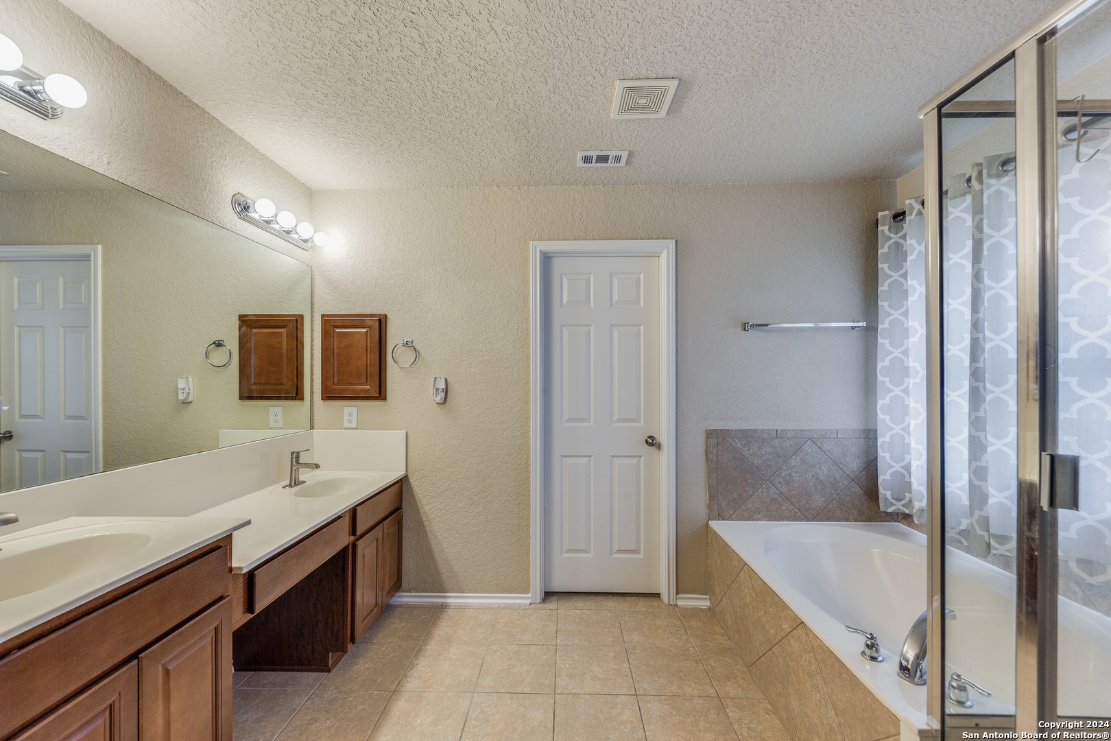 5723 White Oak Cove San Antonio TX 78253