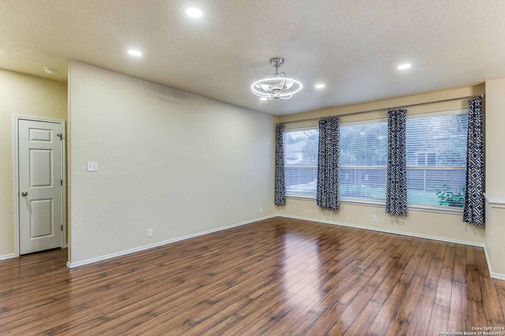 5723 White Oak Cove San Antonio TX 78253