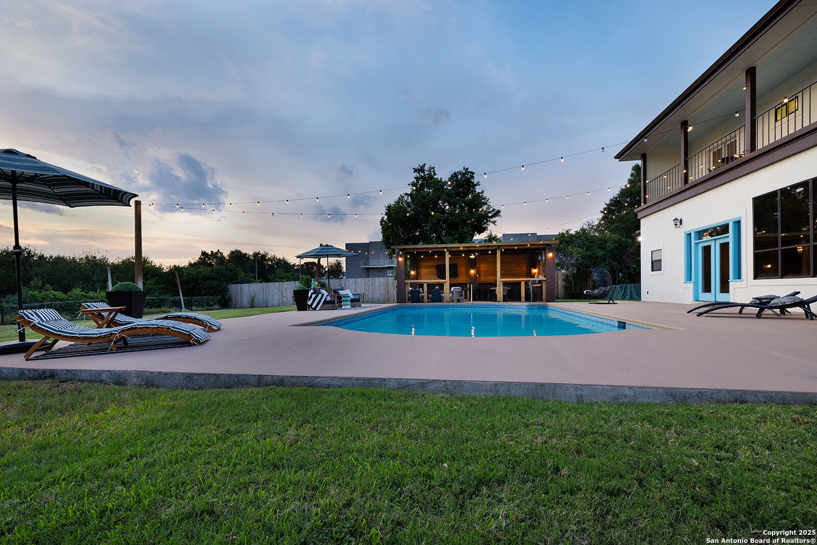 625 Paseo Canada Street Hollywood Park TX 78232