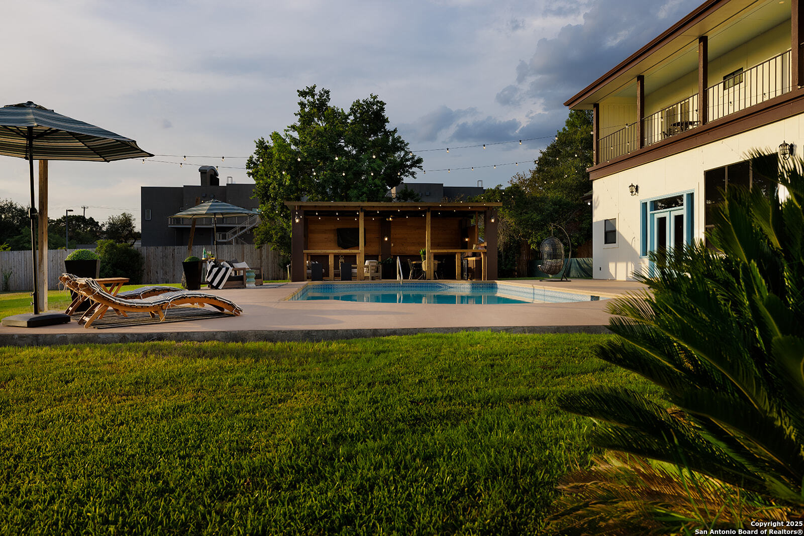 625 Paseo Canada Street Hollywood Park TX 78232