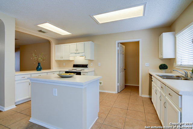 9203 Chinon San Antonio TX 78250