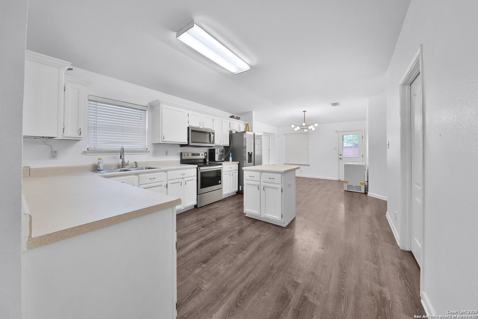 1427 Diamond Bluff San Antonio TX 78251