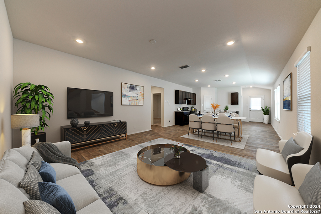 197 Middle Green Loop Floresville TX 78114