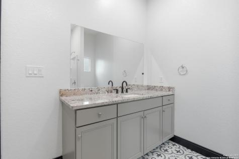 128 Hidden Ranch Court Floresville TX 78114