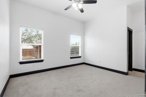 128 Hidden Ranch Court Floresville TX 78114