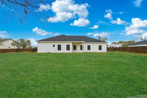 128 Hidden Ranch Court Floresville TX 78114