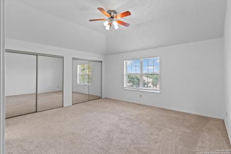 25002 Silverstone San Antonio TX 78258