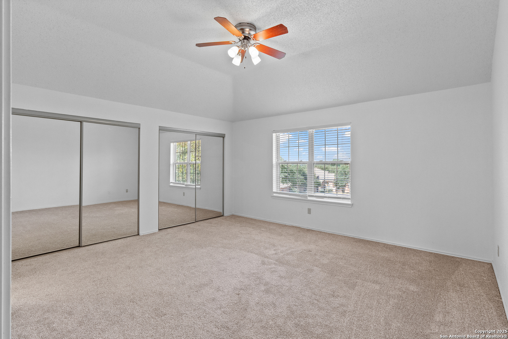 25002 Silverstone San Antonio TX 78258