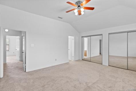 25002 Silverstone San Antonio TX 78258