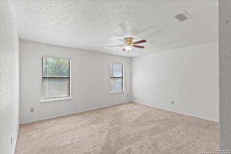 25002 Silverstone San Antonio TX 78258