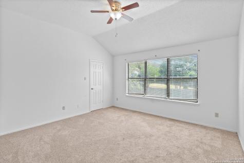 25002 Silverstone San Antonio TX 78258